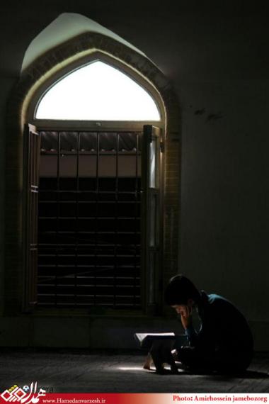 گزارش تصویری/محفل انس با قرآن در حسنیه امام همدان