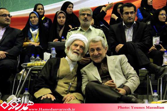 حاشیه های  آیین افتتاحیه المپیاد ورزشی دختران دانشگاه پیام نور کشور از دریچه دوربین همدان ورزش