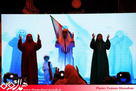 حاشیه های  آیین افتتاحیه المپیاد ورزشی دختران دانشگاه پیام نور کشور از دریچه دوربین همدان ورزش