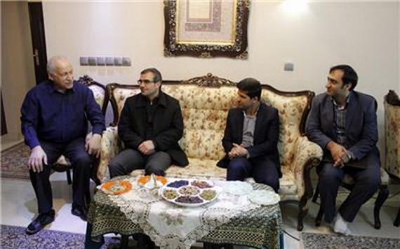 دلجویی مدیرکل ورزش و جوانان همدان از خانواده های جان باختگان بهمن پیست اسکی همدان 