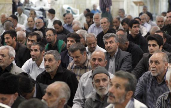 حضور جامعه ورزش و جوانان در نماز جمعه به مناسبت هفته ازدواج
