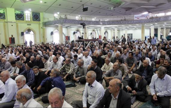 حضور جامعه ورزش و جوانان در نماز جمعه به مناسبت هفته ازدواج