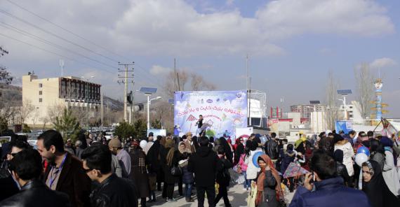 جشنواره بزرگ کایت و بادبادک در همدان / همدردی با حادثه دیدگان ساختمان پلاسکو