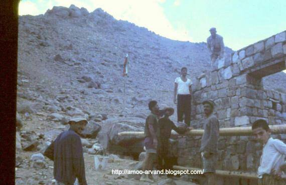 تصاویر زیر خاکی کوهنوردان همدانی در حال ساخت پناهگاه در کوهستان سال 