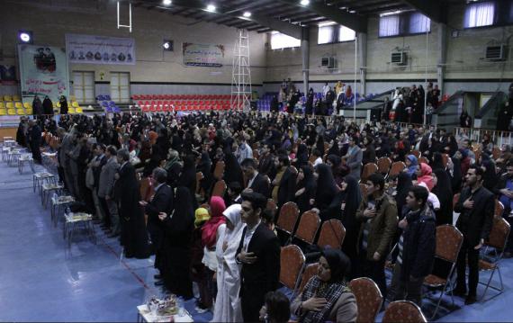 گزارش تصویری از برگزاری جنگ شادی خانوادگی به مناسبت دهه فجر در همدان