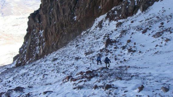 صعود زمستاني تيم همدان به قله سبلان از مسير يخچال شمالي