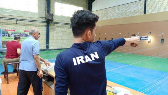 رقابت تیراندازان همدانی در سالن شهید ضرابیان همدان 