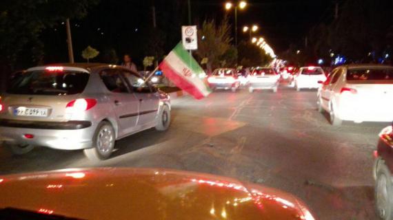 شادی مردم همدان پس از صعود تیم ملی فوتبال به جام جهانی روسیه