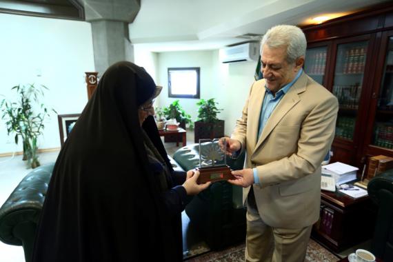 امضای همکاری استاندار همدان بر توافق احداث ساختمان جدید مرکز اسناد غرب کشور