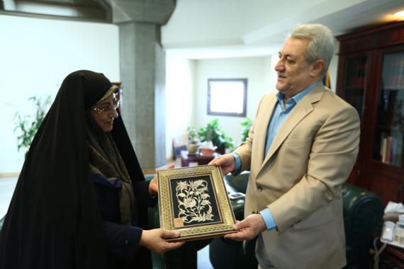 امضای همکاری استاندار همدان بر توافق احداث ساختمان جدید مرکز اسناد غرب کشور