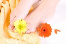 چگونه از عرق پا خلاص شوید؟