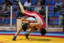 کتک کاری در سالن کشتی نهاوند مدیریت حاضر را غافل گیر کرد!