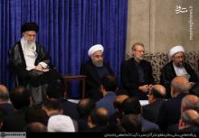 ایشان با اشاره به اقدامات وقیحانه امریکایی‌ها بعد از انتخابات ریاست جمهوری ایران در افزایش تحریم‌ها و کوبیدنِ بیش از پیش بر طبل دشمنی، افزودند: در مقابل این دشمنی‌ها، باید فضای جدیدی از همکاری، کار و تلاش برای رسیدن به هدف مشترک یعنی «پیشرفت کشور و اعتلای جمهوری اسلامی» ایجاد کرد و همه در آن فضا، سهیم و شریک شوند.   رهبر انقلاب اسلامی، لازمه تحقق اهداف و به زانو درآوردن دشمن را «تلاش و ایستادگی» خواندند و گفتند: همه باید به مسئولین کشور کمک کنند و مسئولین نیز باید با رعایت حال مردم، در بخشهای مختلف با یکدیگ