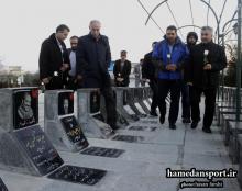 مدیرکل ورزش و جوانان استان با شهدا تجدید بیعت کرد 